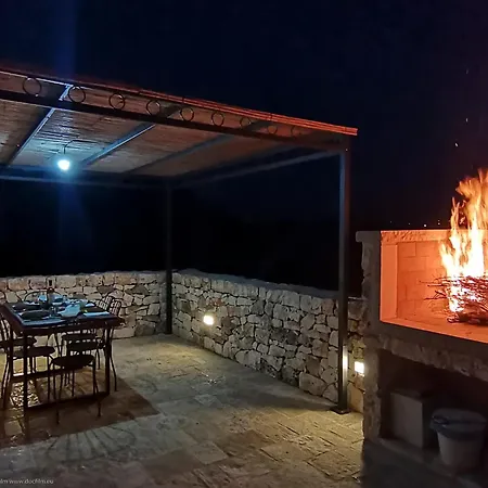 Trullo Mela Comfort, 6 People, 10 Minutes Alberobello