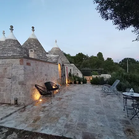 Trullo Mela Comfort, 6 People, 10 Minutes Alberobello Holiday home *
